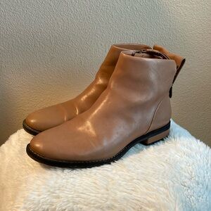 A-Lori Franco Sarto
Chelsea Taupe ankle leather boots size 8.5